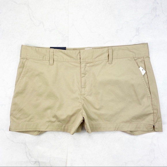 [Gap] Classic Tan Shorts - Picture 2 of 3